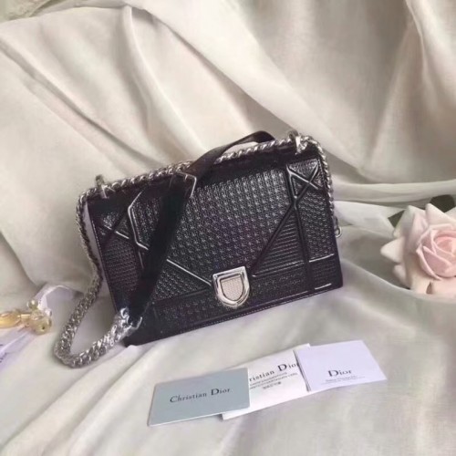 GEANTĂ DIORAMA DIN PIELE DE VIȚEL METALICĂ ÎN TON NEGRU CU MOTIV MICRO-CANNAGE M0422