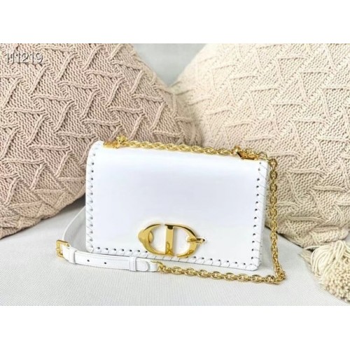 Geantă Dior 30 MONTAIGNE din piele de vițel M9207 albă