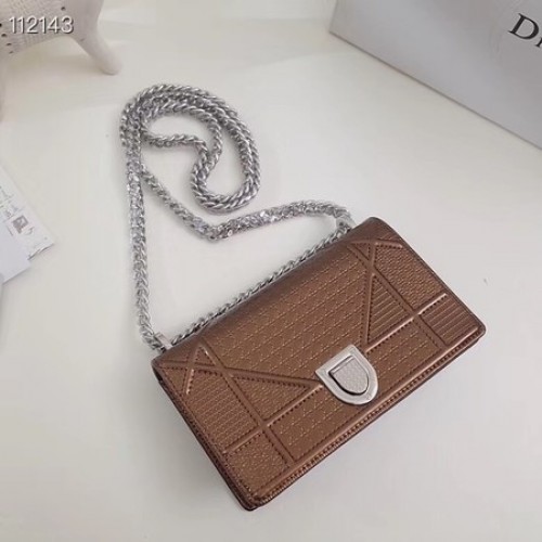 Geantă Dior DIORAMA din piele cu lanț S0328 bronz