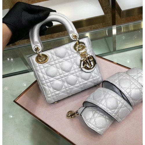 Dior MINI LADY DIOR GEANTĂ DIN PIELE DE VIȚEL M0573 Alb argintiu