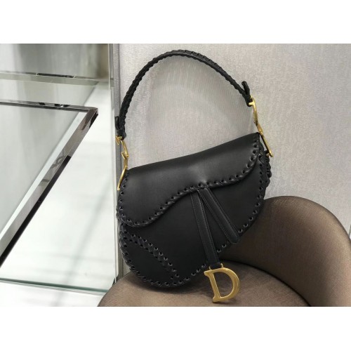 Dior GEANTĂ MINI SADDLE DIN PIELE DE VIȚEL NEAGRĂ M0447 neagră