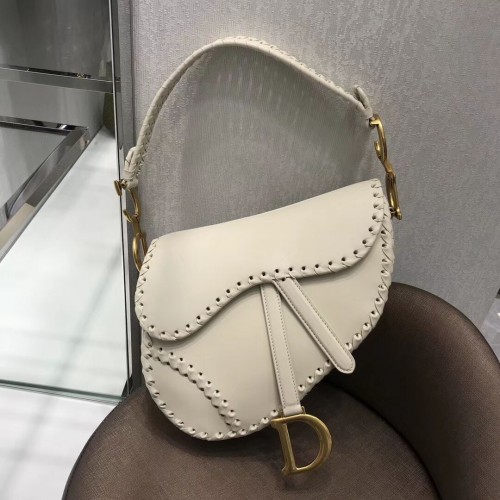 Geantă Dior MINI SADDLE din piele de vițel neagră M0447 albă