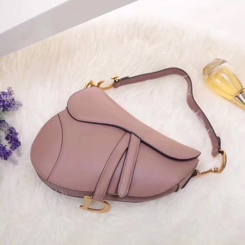 Dior GEANTĂ MINI SADDLE DIN PIELE DE VIȚEL ROZ M0447 roz