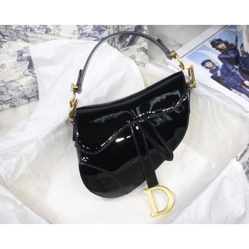 Dior GEANTĂ MINI SADDLE DIN PIELE DE VIȚEL LACURITĂ NEGRĂ M0447