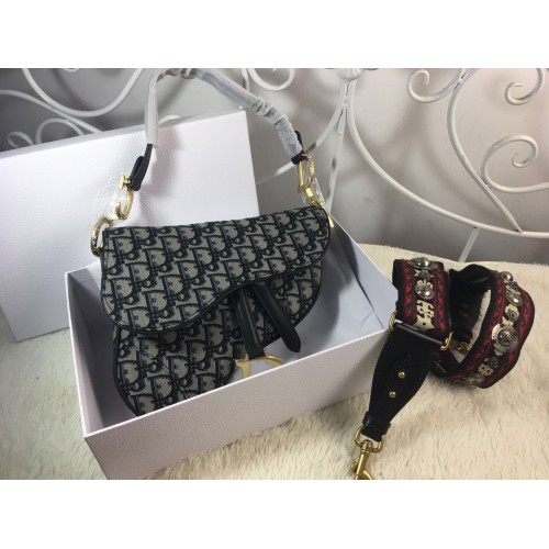 Dior GEANTĂ SADDLE DIN PÂNZĂ ALBASTRĂ M0446C neagră