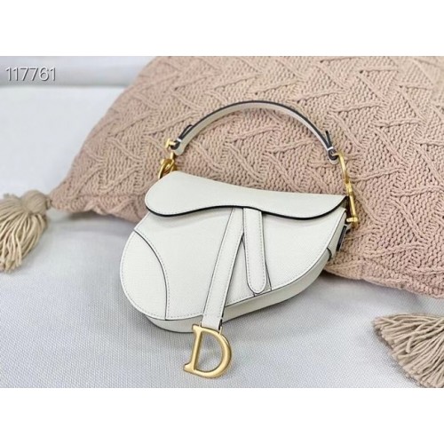 Dior ȘEALĂ MICĂ VAN KALFSLEER M0445CW ALB