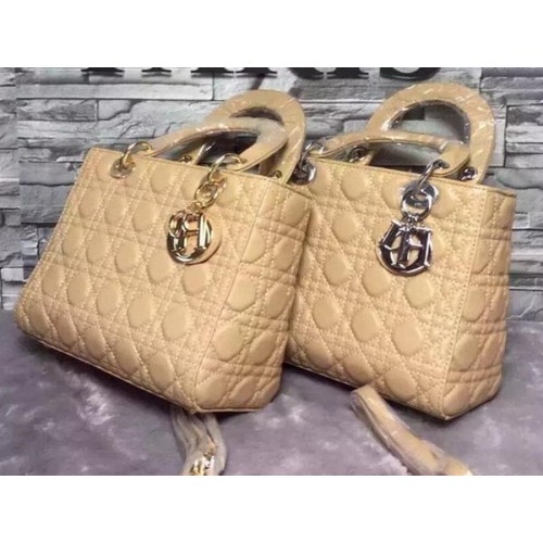 Geantă Dior mică Lady Dior din piele de oaie CD6322 Caisă