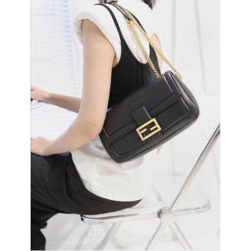 Geantă FENDI BAGUETTE CHAIN din piele Nappa neagră 8BR783A