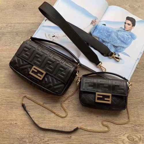 Geantă de umăr mini FENDI BAGUETTE 8BS017 neagră