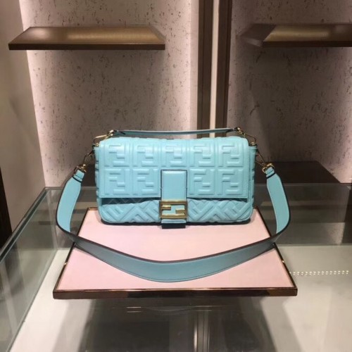 Geantă de umăr mare FENDI BAGUETTE 8BR771A albastru deschis