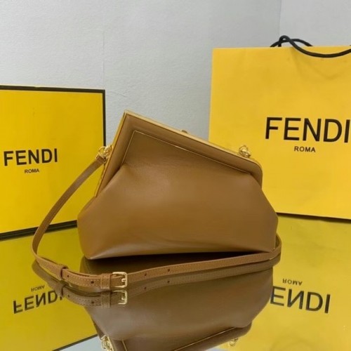 Geantă FENDI FIRST SMALL din piele 8BP129A caramel