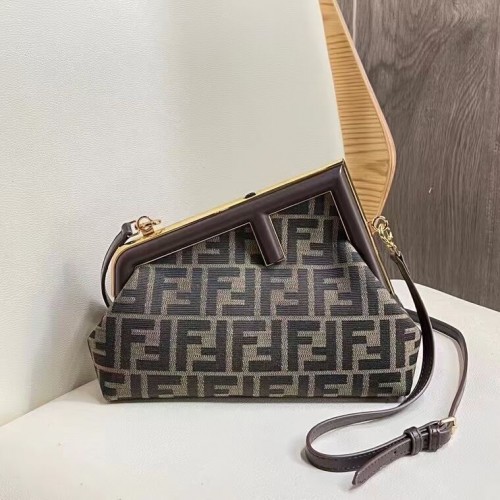 Geantă din material textil FENDI FIRST 5FB2322 Maro