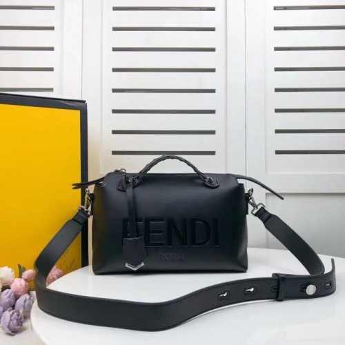 Geantă Fendi MEDIE BY THE WAY Boston din piele 8BL146A NEGRU