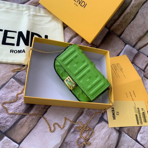 FENDI NANO BAGUETTE CHARM piele nappa 7AR844 Verde