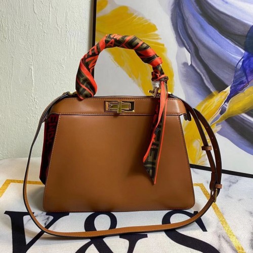 Geantă FENDI PEKABOO ICONIC MEDIUM BROWN din piele F6946