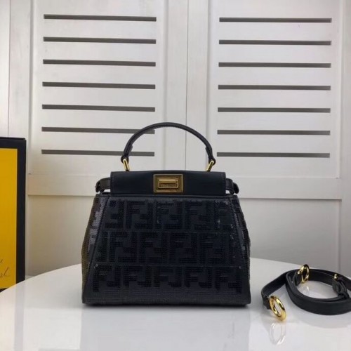 Geantă din piele FENDI PEEKABOO ICONIC F0335 neagră