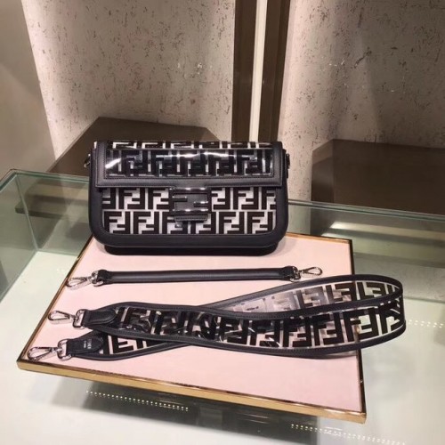 Geantă tote Fendi BAGUETTE MINI PU 8BS018 neagră