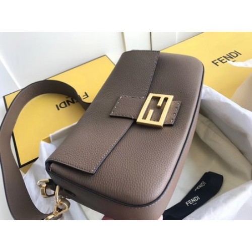 Geantă de umăr Fendi BAGUETTE 8BR600 gri