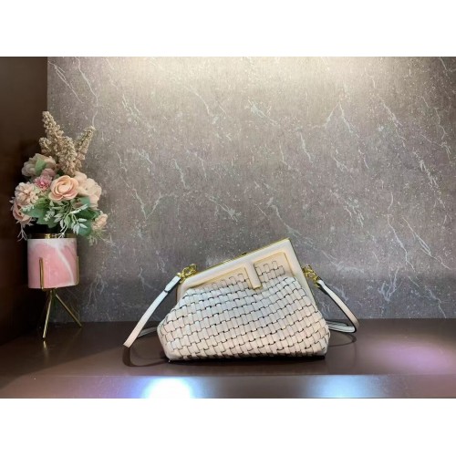 Geantă mică din piele împletită Fendi First 8BP129A crem