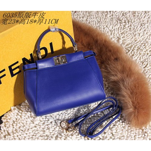 Geantă Fendi Peekaboo din piele netedă FD6035 albastră
