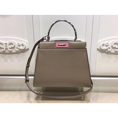 Geantă mică Fendi Peekaboo din piele de vițel FD26796 Camel