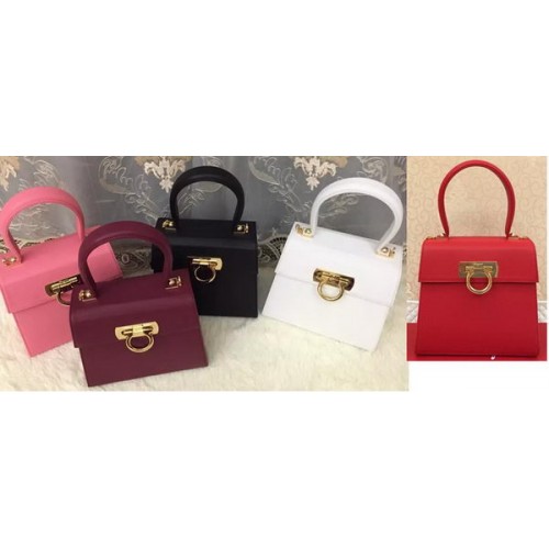 Geantă mică de umăr din piele de vițel Ferragamo SF0618