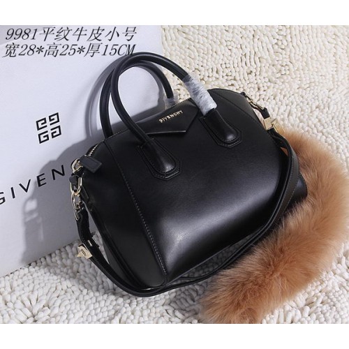 Geantă Givenchy Antigona din piele netedă G9981S Negru