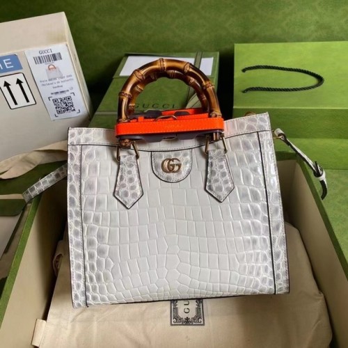 Geantă mică Gucci Diana din piele de crocodil 660195 albă