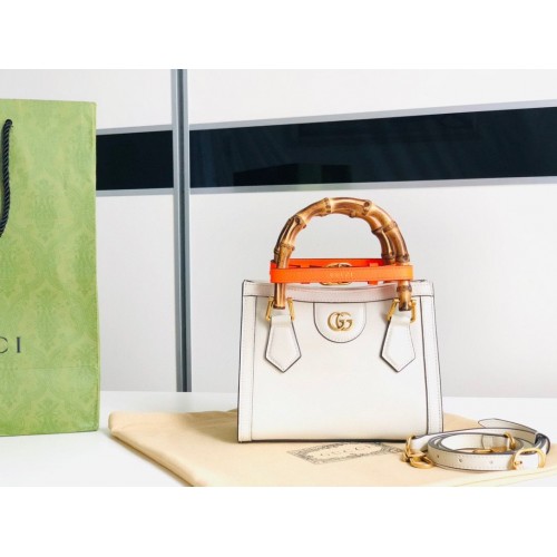 Geantă mini Gucci Diana GG Bamboo cu mâner superior din piele originală 655661 Alb