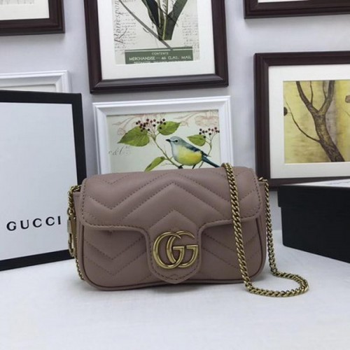 Geantă Gucci GG Marmont Matelasse Super Mini din piele 476433 roz