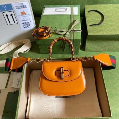 Geantă Gucci Mini cu mâner superior și bambus 686864 galben