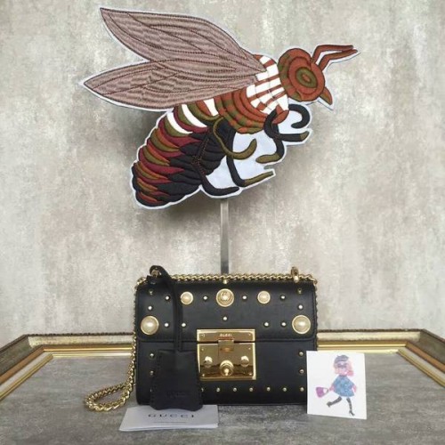 Geantă de umăr din piele cu lacăt Gucci 432182A neagră