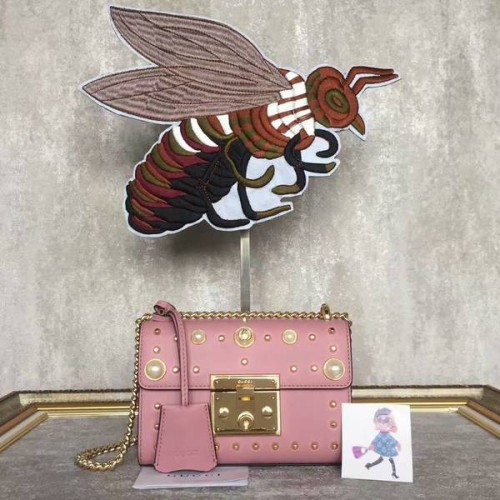 Geantă de umăr din piele cu lacăt Gucci 432182A roz