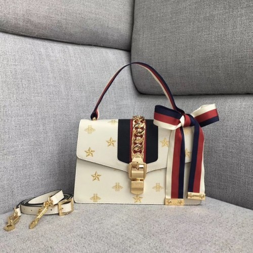Geantă de umăr mică Gucci Sylvie Bee Star A421882 albă