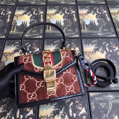 Geantă mini Gucci Sylvie GG din catifea 470270 maro