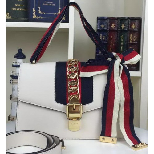 Geantă de umăr din piele Gucci Sylvie 421882 Albă