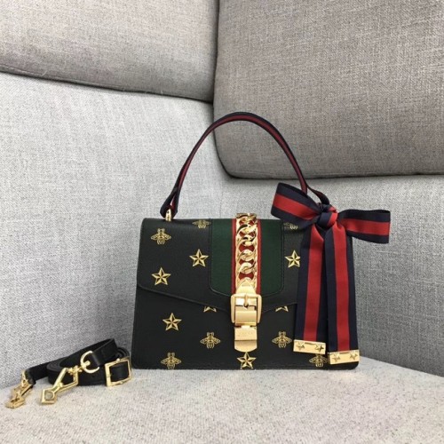 Geantă de umăr mică Gucci Sylvie A421882 neagră