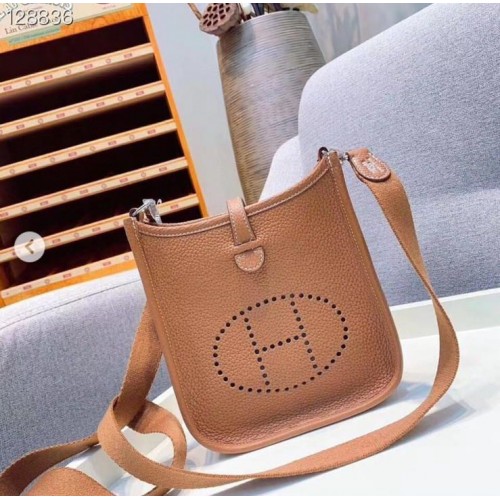 Geantă de umăr mini Hermes Evelyne originală din piele Togo H15698 Maro