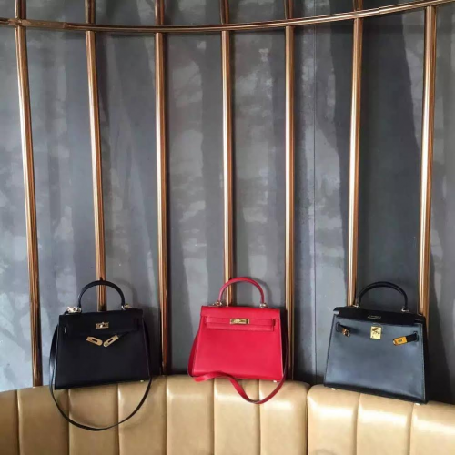 Geantă Hermes Birkin 32CM cu accesorii aurii H32695