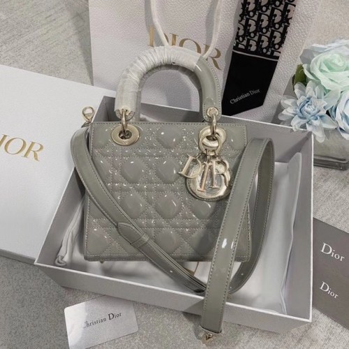 Geantă Lady Dior My ABCDior, piele de vițel Cannage gri lăcuită M0538