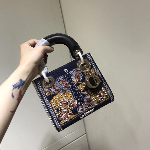 Piele bovină brodată LADY DIOR AD0168-2