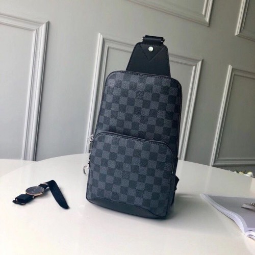 Geantă Louis Vuitton AVENUE SLING Original din piele N41719