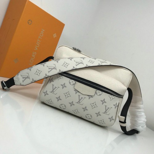 Louis Vuitton Messenger din pânză Monogram PM Alb M43845