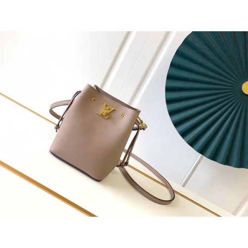 Louis Vuitton NANO LOCKME BUCKET M68709 crem