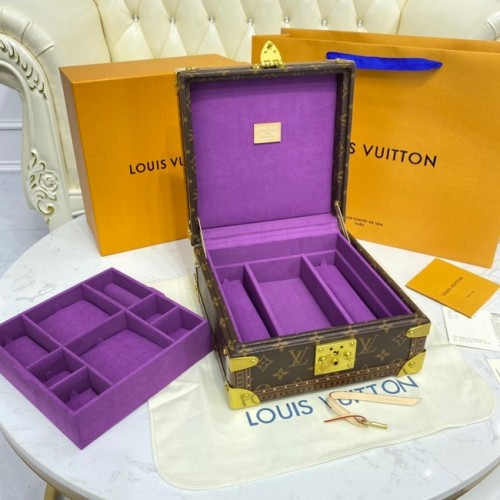Louis Vuitton CUTIȚĂ BIJUTERII NICE M47120 violet
