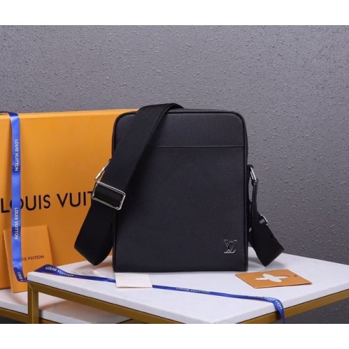 Louis Vuitton Geantă de mână din piele de vacă Taiga M30265 NEGRU