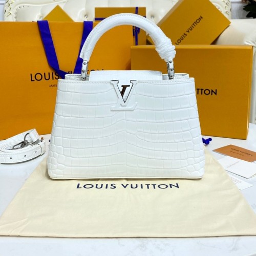Louis Vuitton piele de crocodil CAPUCINES BB M81190 alb