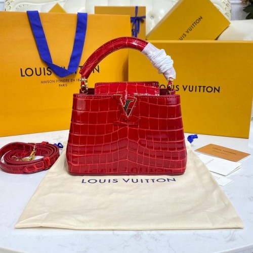 Louis Vuitton geantă din piele de crocodil CAPUCINES MINI M81190 roșie