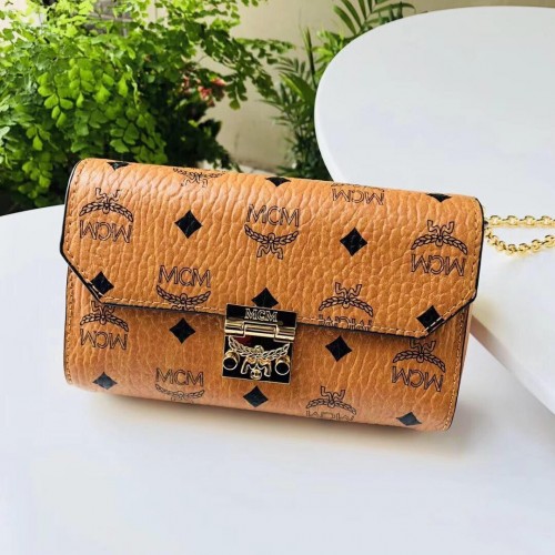 Geantă de umăr MCM din piele de vițel 3356 Camel