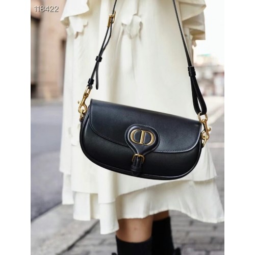 Geantă medie Dior Bobby, culoare taupe cald, piele de vițel Box M9327 neagră